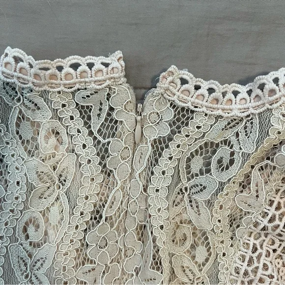 Black Tape Cream Lace Blouse - Picture 5 of 5